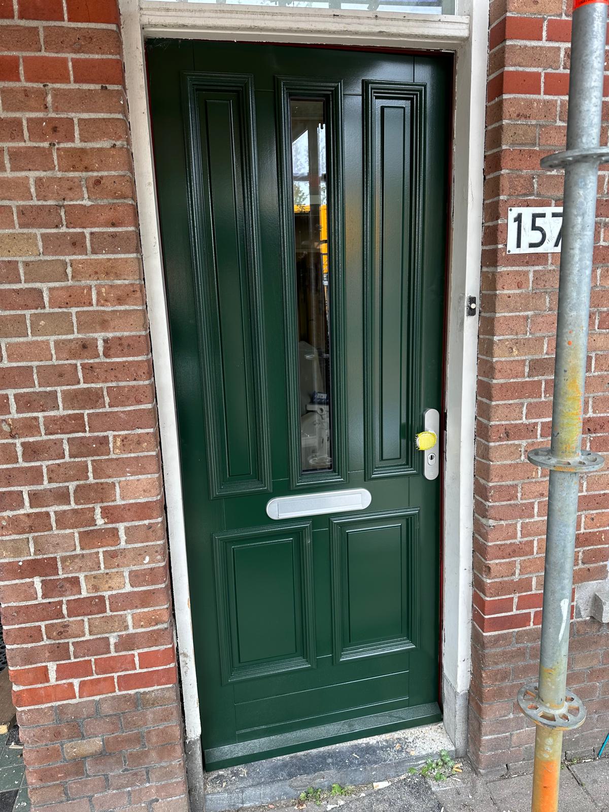 Project 4 door Deurenbazen