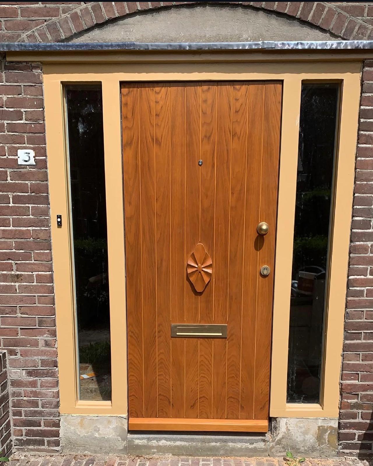 Project 6 door Deurenbazen